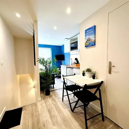 Le Bleu Du Mont Apartment Avranches Exterior photo